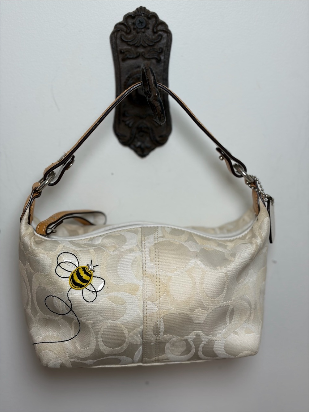 Vintage 2005 Coach Optic Signature Monogram Bumblebee Pouch Cream/ White Silver